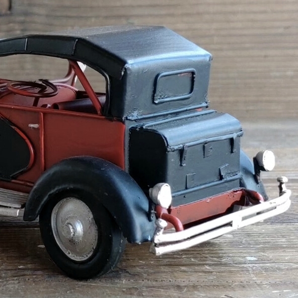 ブリキのおもちゃ車 クラシックカー(旧車)／レッド×ブラック(Sサイズ)【取り寄せ品／納期1週間前後】