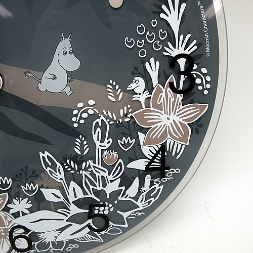 【ムーミン雑貨】MoominTIMEPIECES(ムーミンタイムピーシーズ)  ガラスウォールクロック／ Moomin in the forest【取り寄せ品／納期1週間前後】